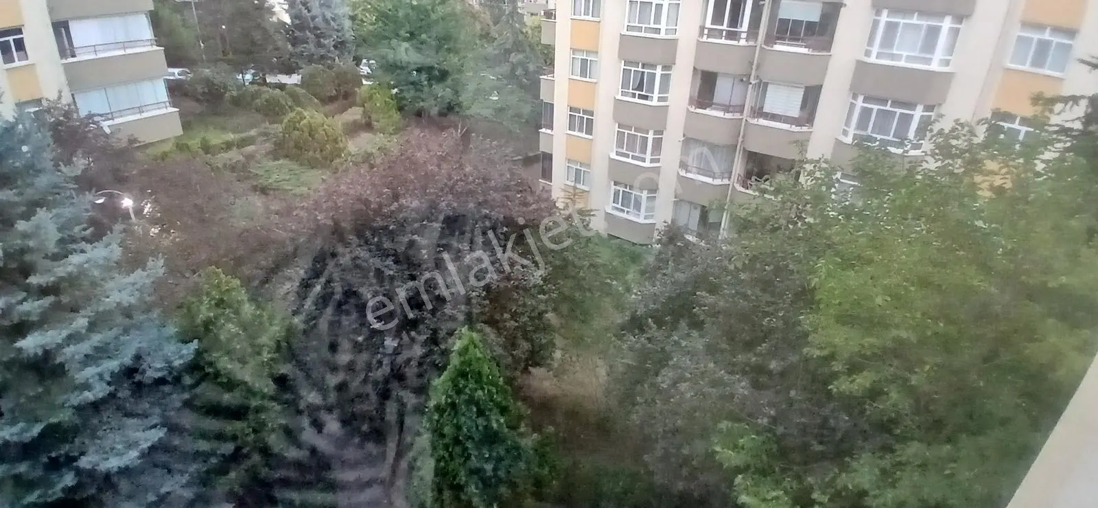 Nezih Bir Aile Sitesinde Yemyeşil Peyzaj Satılık 3+1 — fotoğraf 11