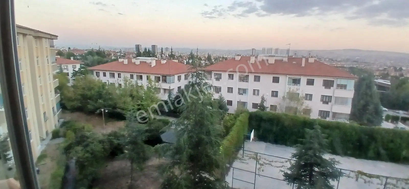 Nezih Bir Aile Sitesinde Yemyeşil Peyzaj Satılık 3+1 — fotoğraf 14