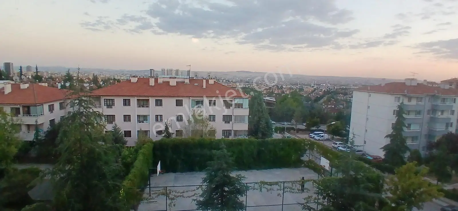 Nezih Bir Aile Sitesinde Yemyeşil Peyzaj Satılık 3+1 — fotoğraf 28
