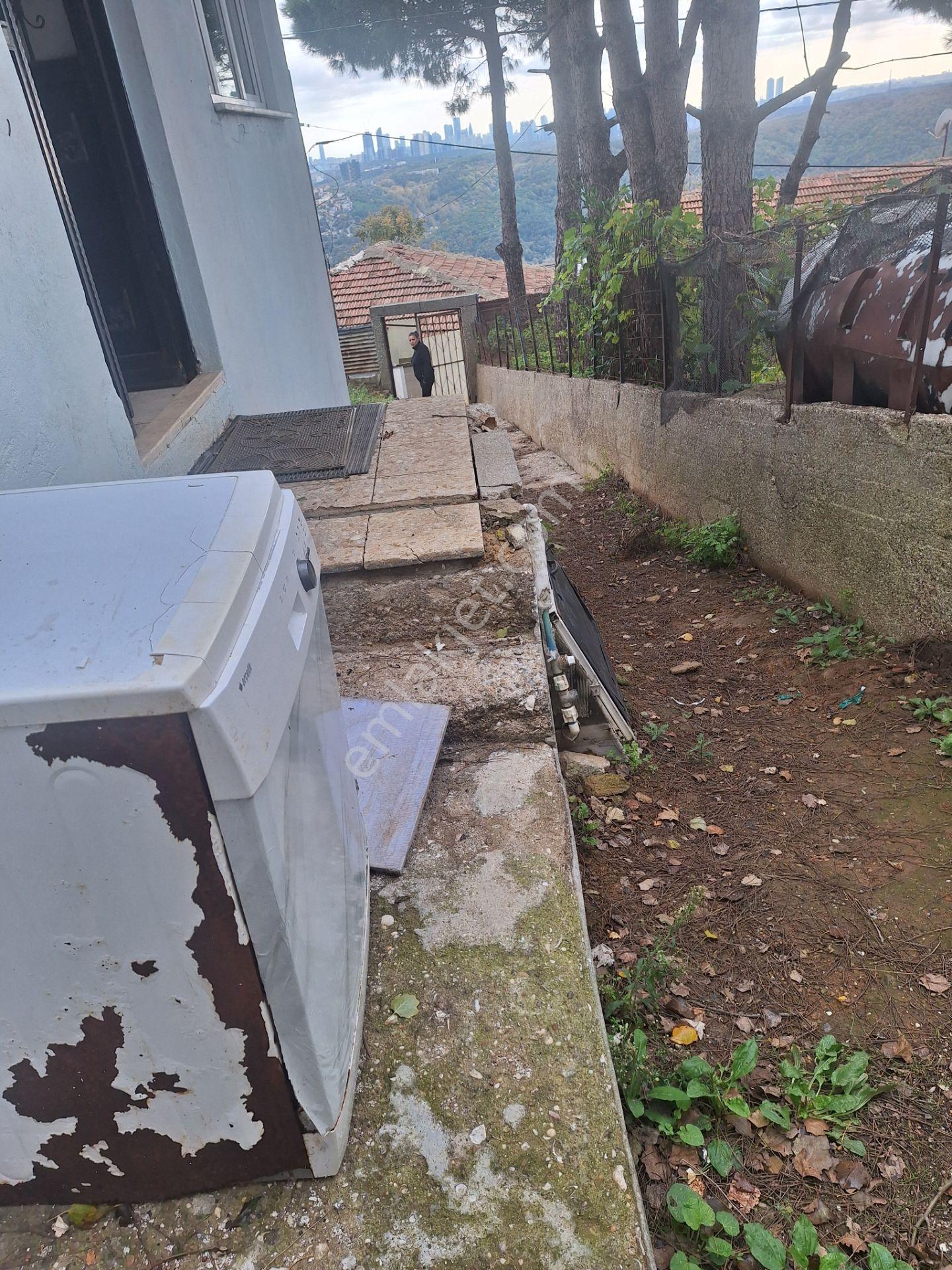 Sarıyer Kocatas Mahallesinde Geniş Kullanımlı Bahçe İçinde 3+1 Sobalı Satılık 2 Katlı Bina — fotoğraf 6