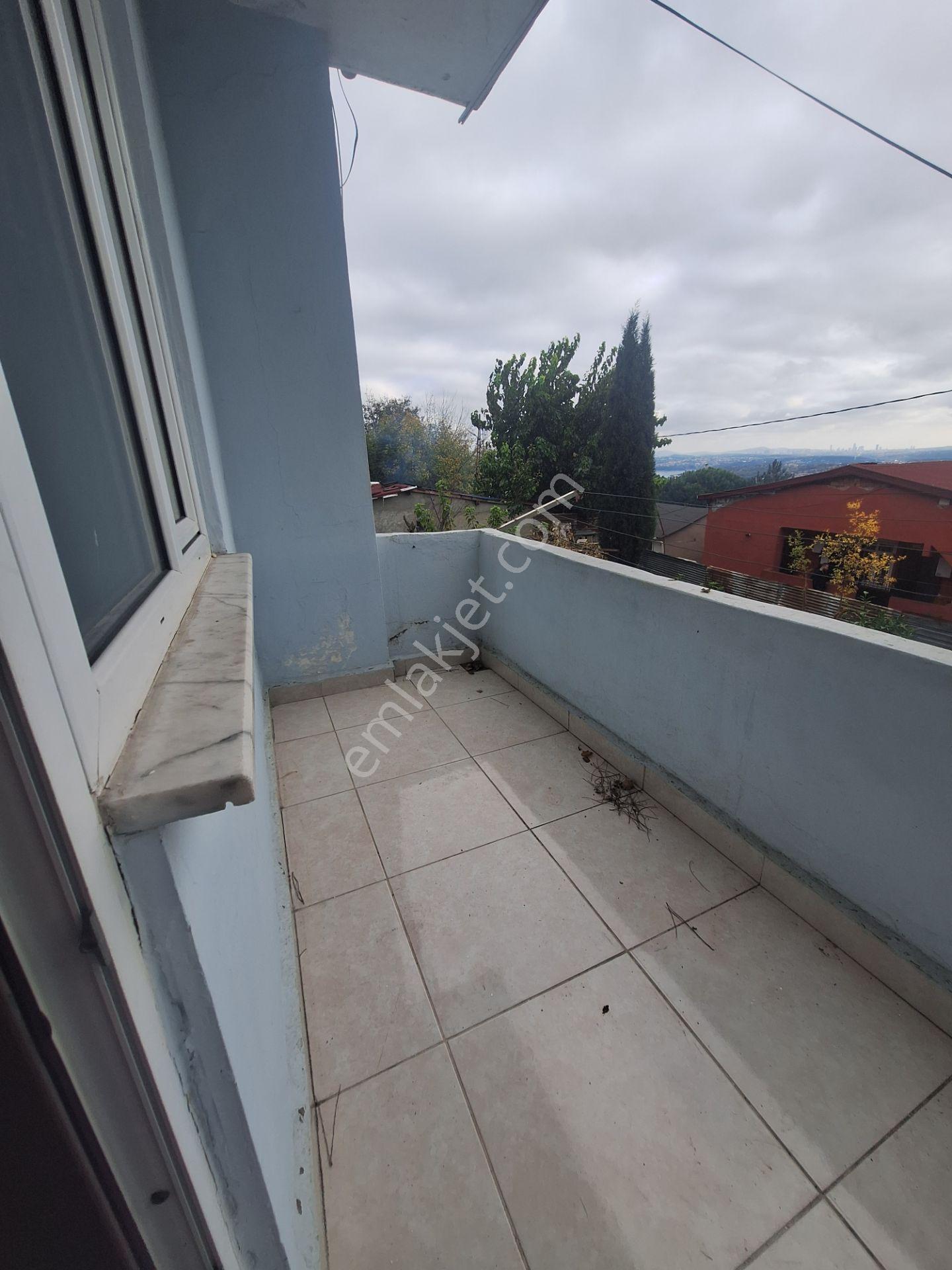 Sarıyer Kocatas Mahallesinde Geniş Kullanımlı Bahçe İçinde 3+1 Sobalı Satılık 2 Katlı Bina — fotoğraf 13