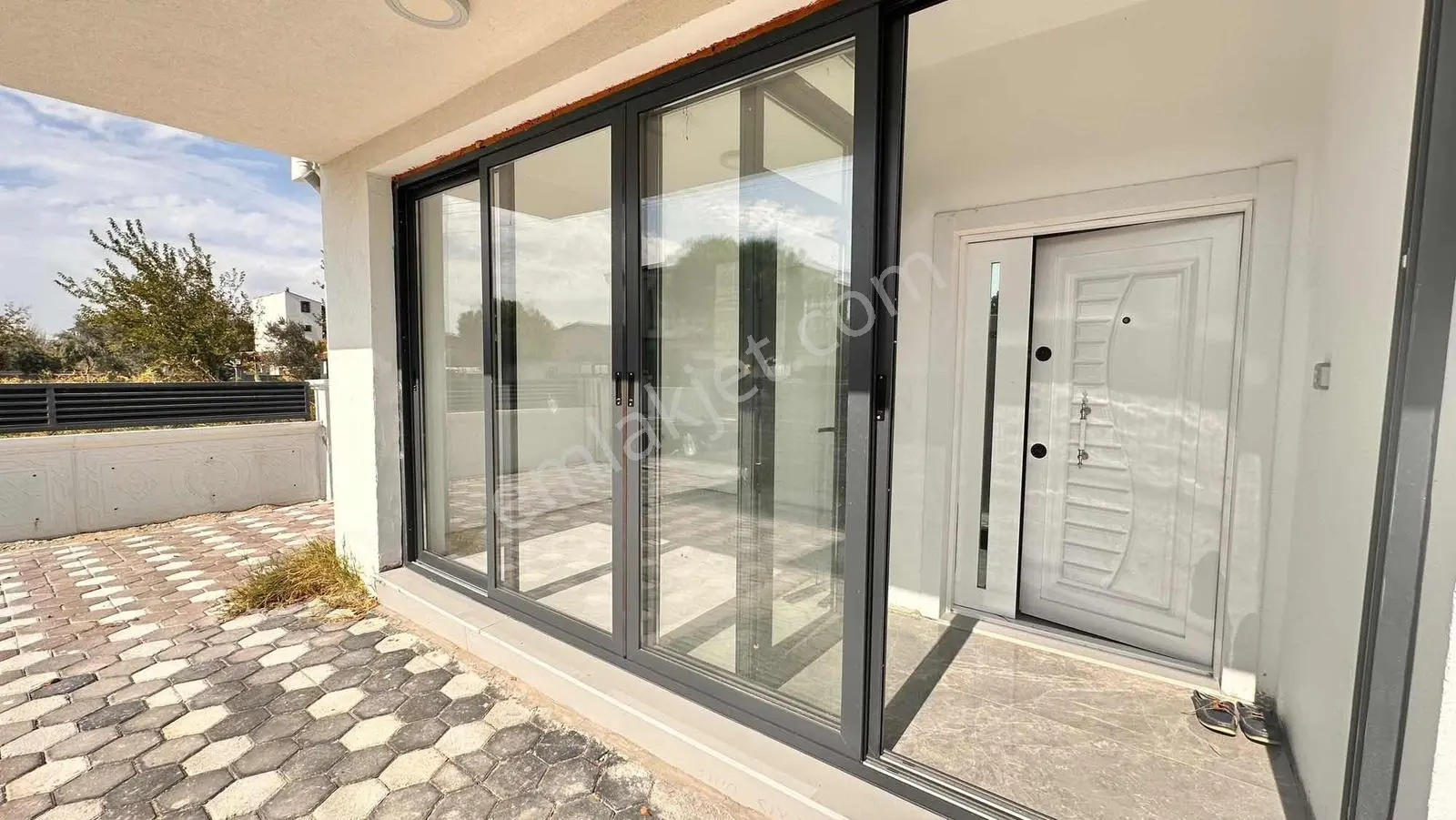 Akhisar Medarda Geniş Bahçeli 4+1 Satılık Villa — fotoğraf 4