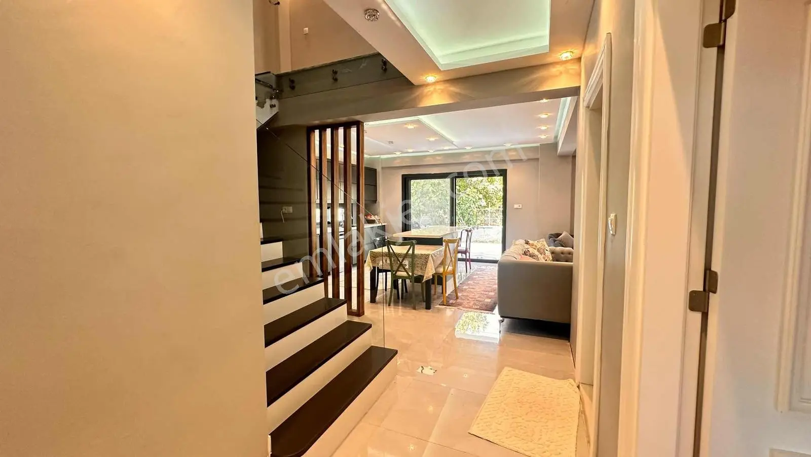 Akhisar Medarda Geniş Bahçeli 4+1 Satılık Villa — fotoğraf 7