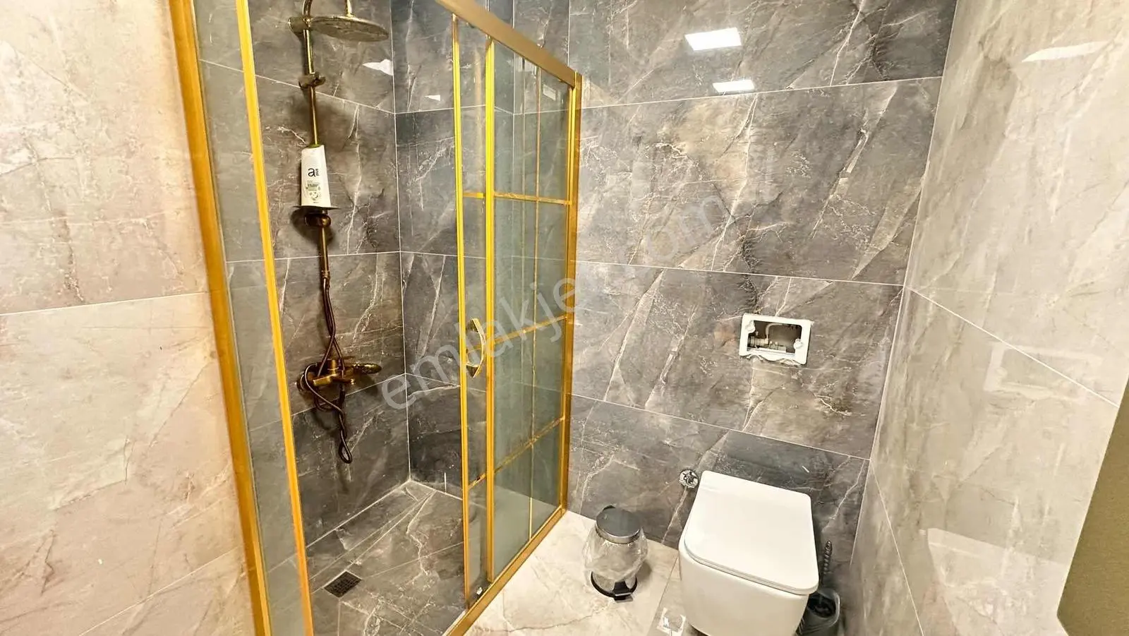 Akhisar Medarda Geniş Bahçeli 4+1 Satılık Villa — fotoğraf 14