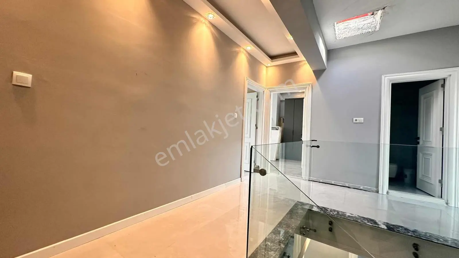 Akhisar Medarda Geniş Bahçeli 4+1 Satılık Villa — fotoğraf 23