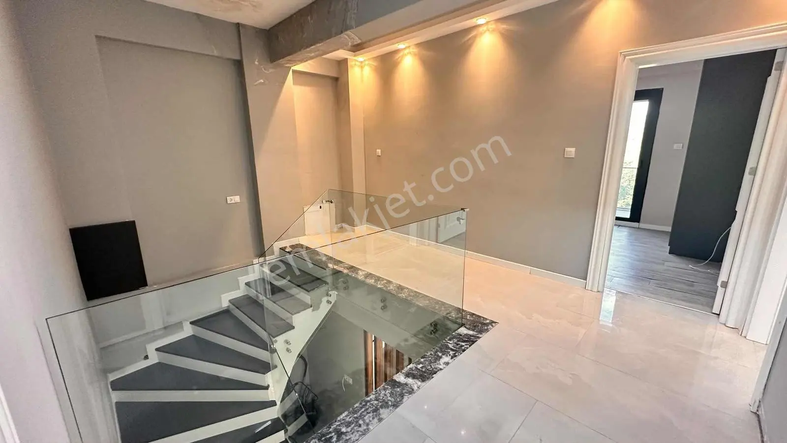 Akhisar Medarda Geniş Bahçeli 4+1 Satılık Villa — fotoğraf 28