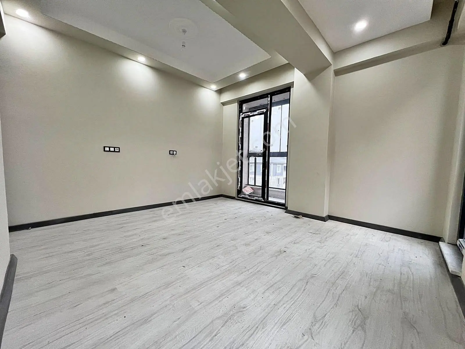 Az-er Yapı'dan Veliköyde Çift Cam Balkonlu İskanlı Satılık Daire!! — fotoğraf 2