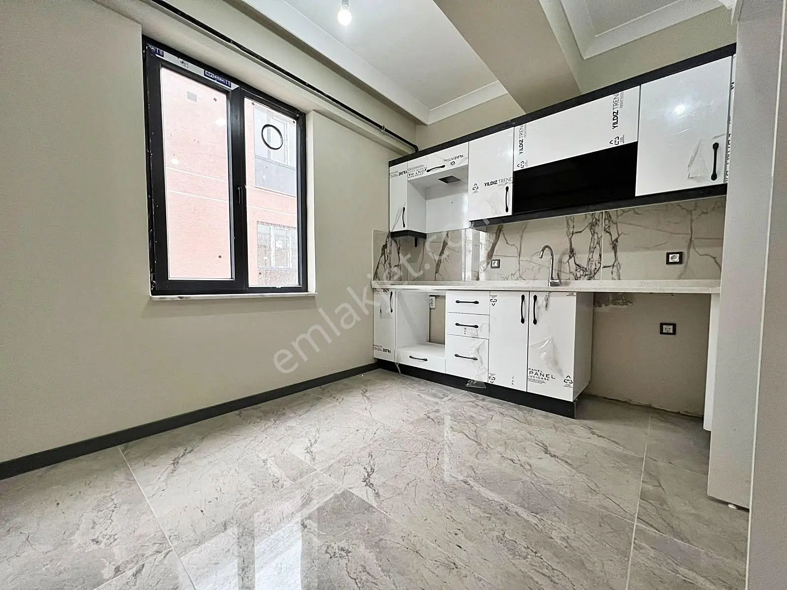 Az-er Yapı'dan Veliköyde Çift Cam Balkonlu İskanlı Satılık Daire!! — fotoğraf 9