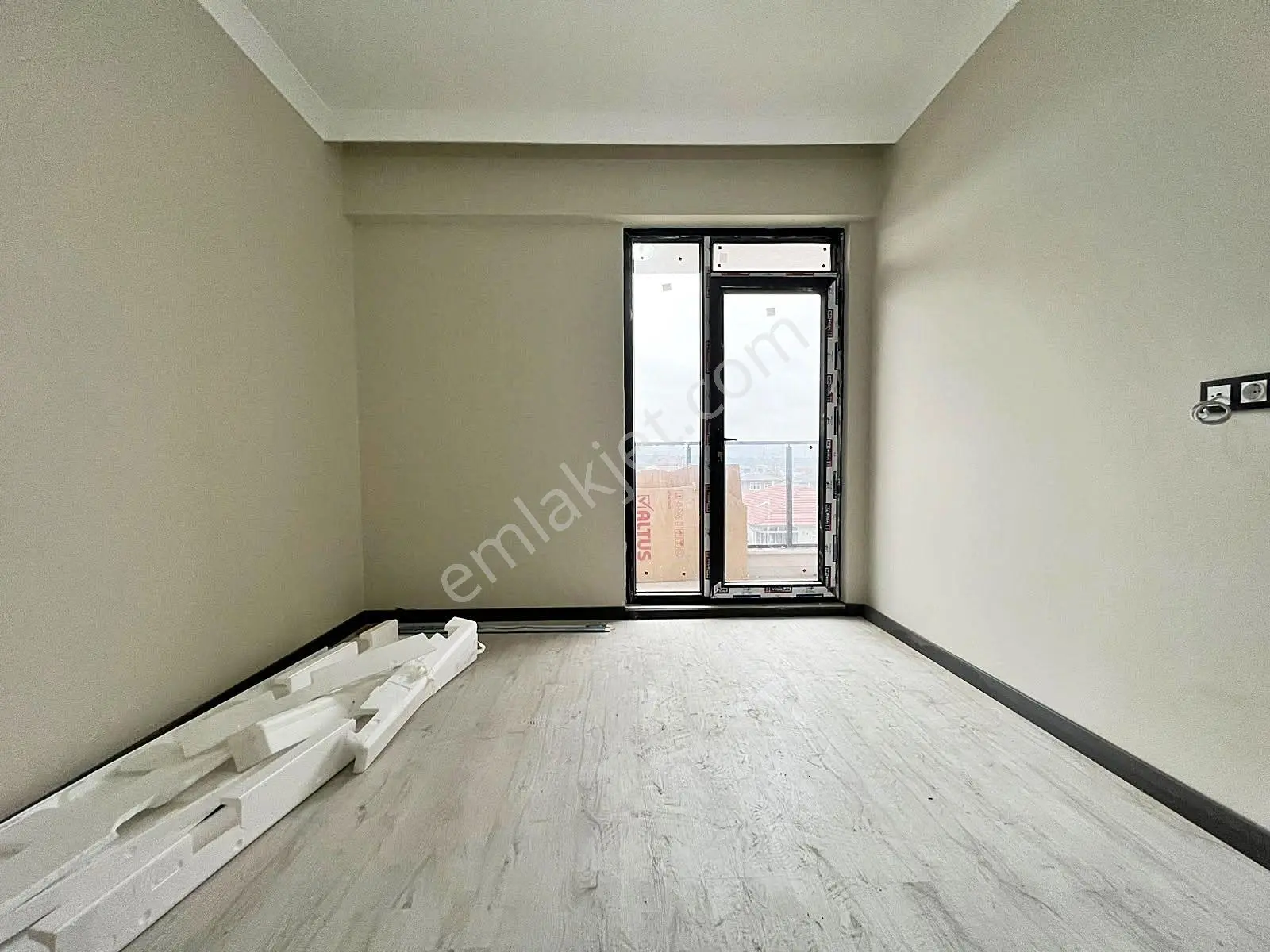 Az-er Yapı'dan Veliköyde Çift Cam Balkonlu İskanlı Satılık Daire!! — fotoğraf 11