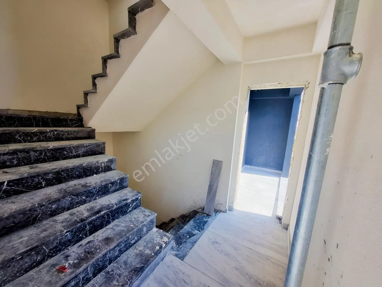 Rw Lıfe // Cumhuriyet Bulvarında Adliye Yakını Satılık 2+0 Daire — fotoğraf 23