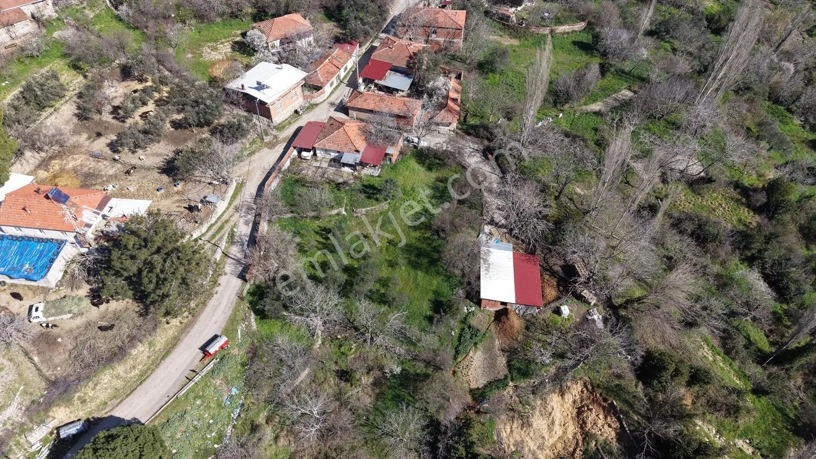 36 Bergama Akçenger Köy İçı Satılık Arazı — fotoğraf 2