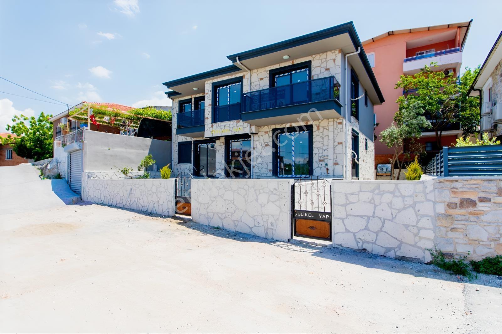 Foça Kazım Dirik Mah. Merkezi Konumda Satılık 1+1 Daire — fotoğraf 2