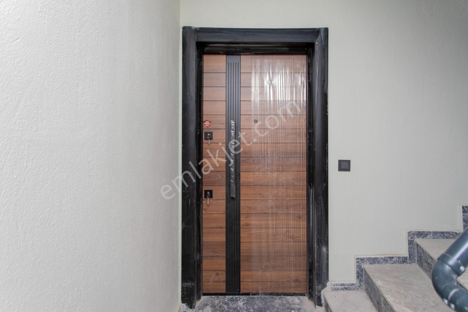 Foça Kazım Dirik Mah. Merkezi Konumda Satılık 1+1 Daire — fotoğraf 6