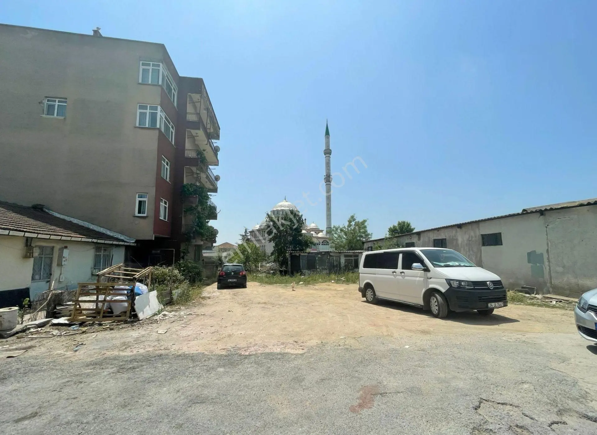 Mertcan'dan Metroya 3dk 120m2 Arsa Tapulu Satılık Müstakil Ev