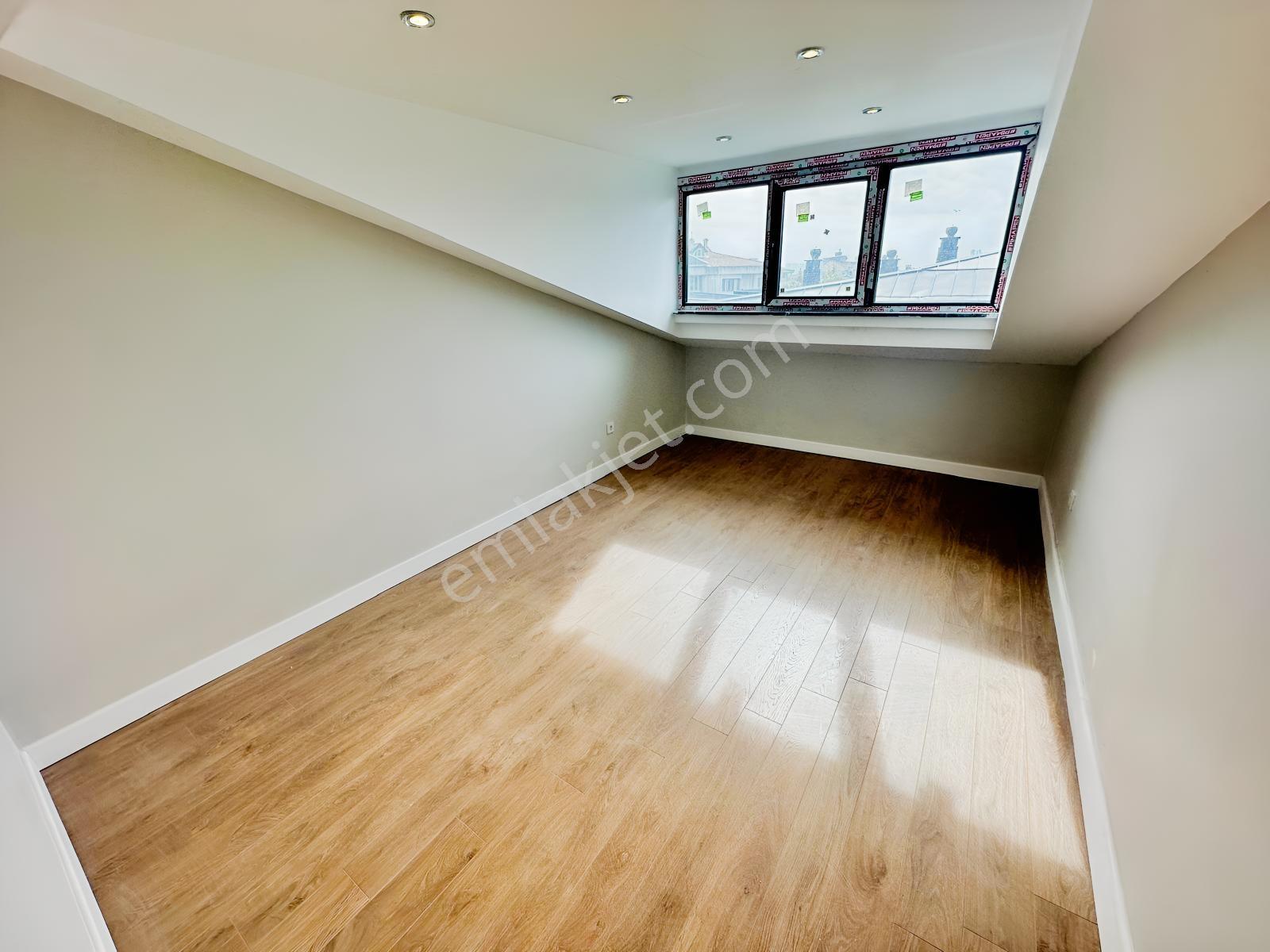 Üsküdar Altunizade'de Merkezi Konum Site İçinde 3+2 Dubleks — fotoğraf 6
