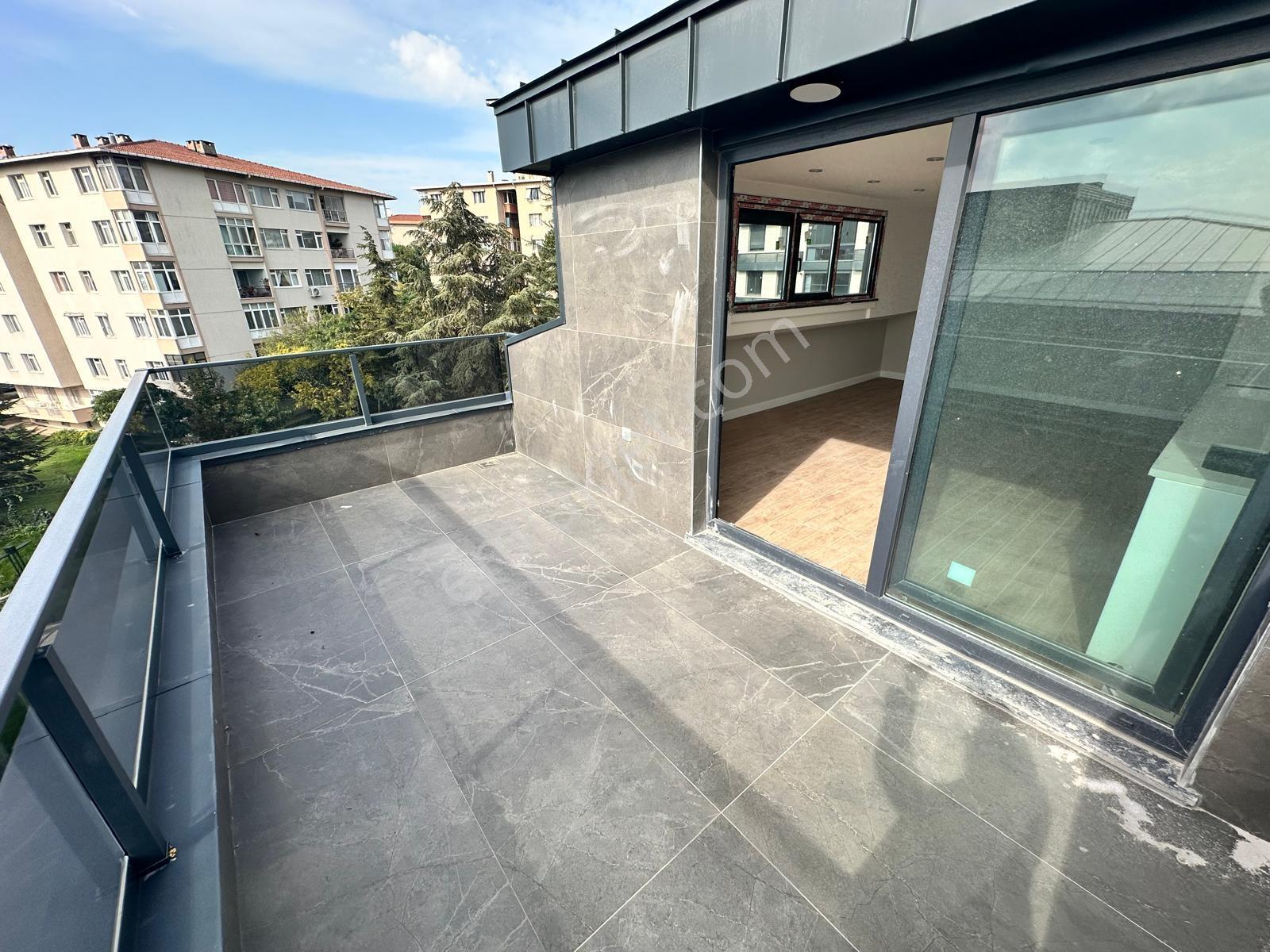 Üsküdar Altunizade'de Merkezi Konum Site İçinde 3+2 Dubleks — fotoğraf 32