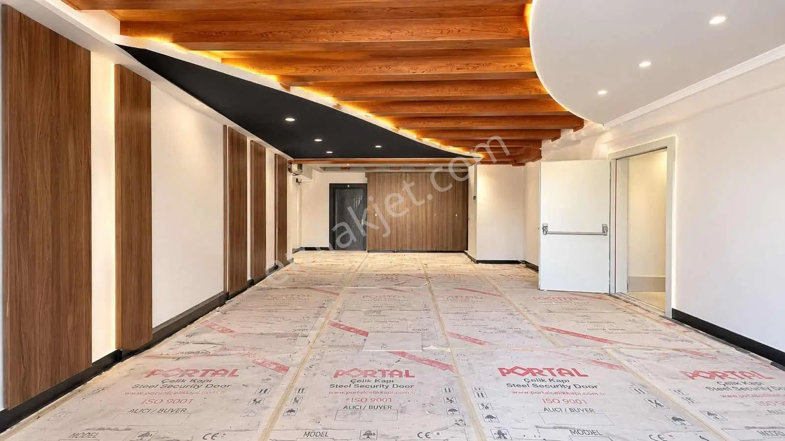 1 Menemen'de Havuzlu Site İçerisin'de Lüks 1+1 Satılık Daire — fotoğraf 4