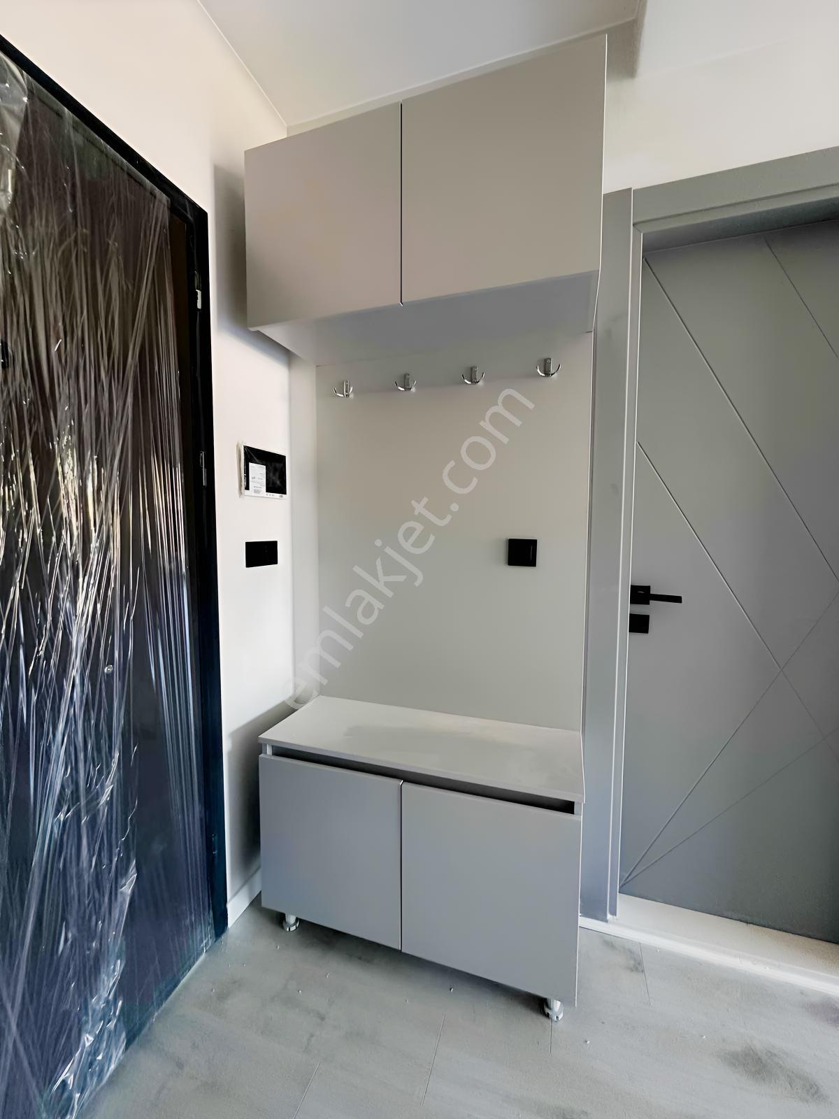 1 Menemen'de Havuzlu Site İçerisin'de Lüks 1+1 Satılık Daire — fotoğraf 7