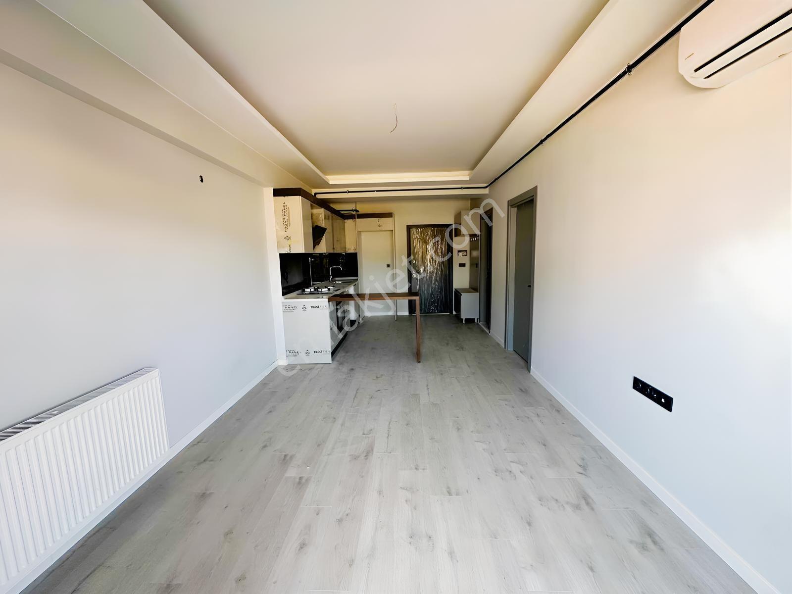 1 Menemen'de Havuzlu Site İçerisin'de Lüks 1+1 Satılık Daire — fotoğraf 8