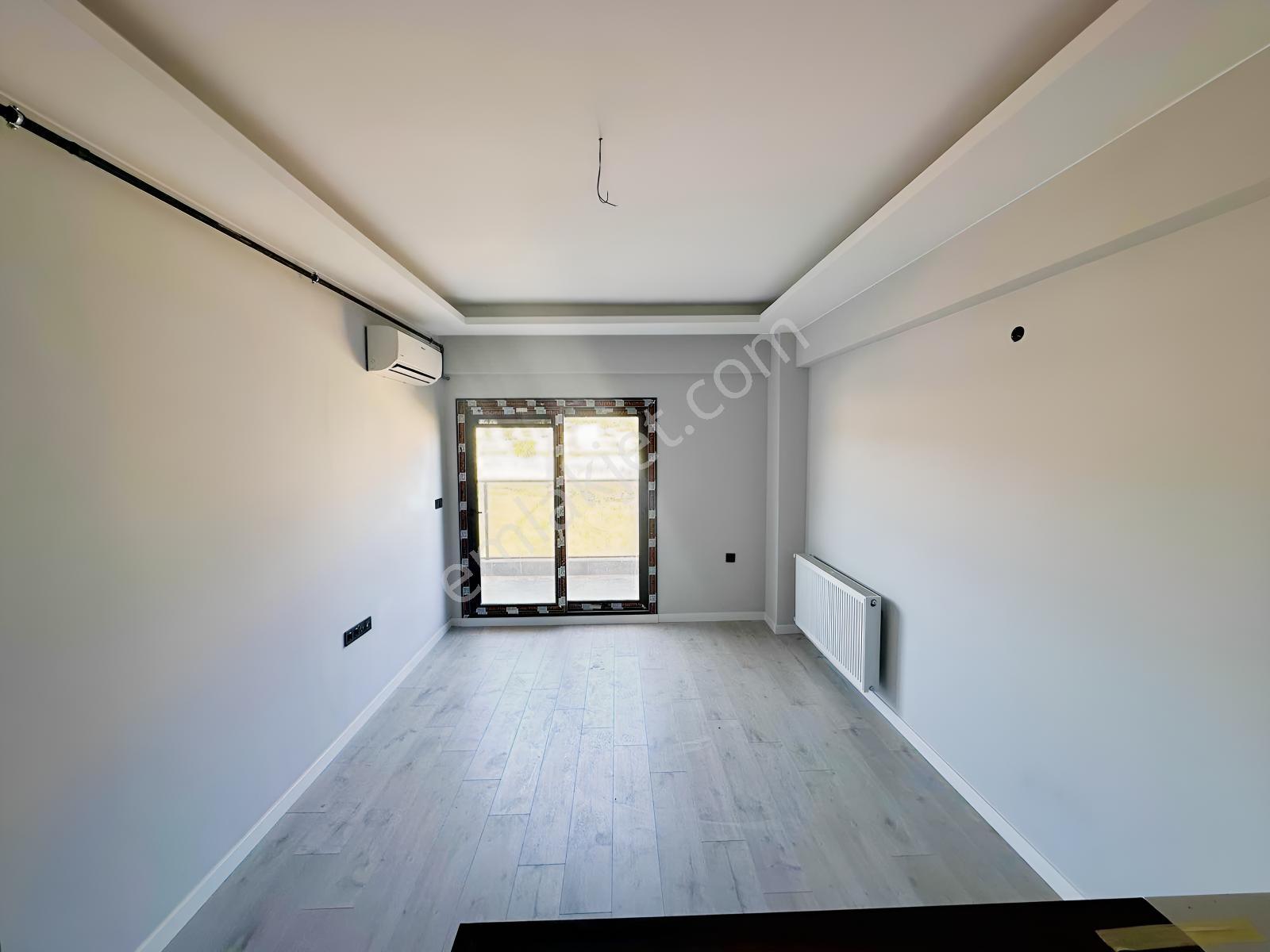 1 Menemen'de Havuzlu Site İçerisin'de Lüks 1+1 Satılık Daire — fotoğraf 14