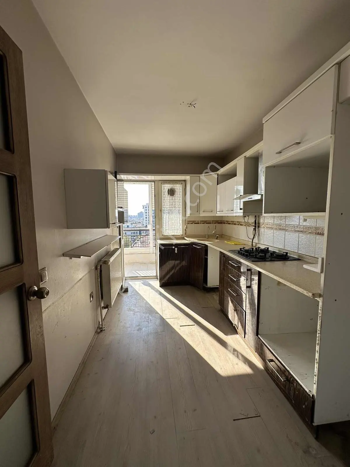 14 Remax Best'ten Karşıyaka Ordu Bul Üzerınde Satılık 3+1 Daıre — fotoğraf 4