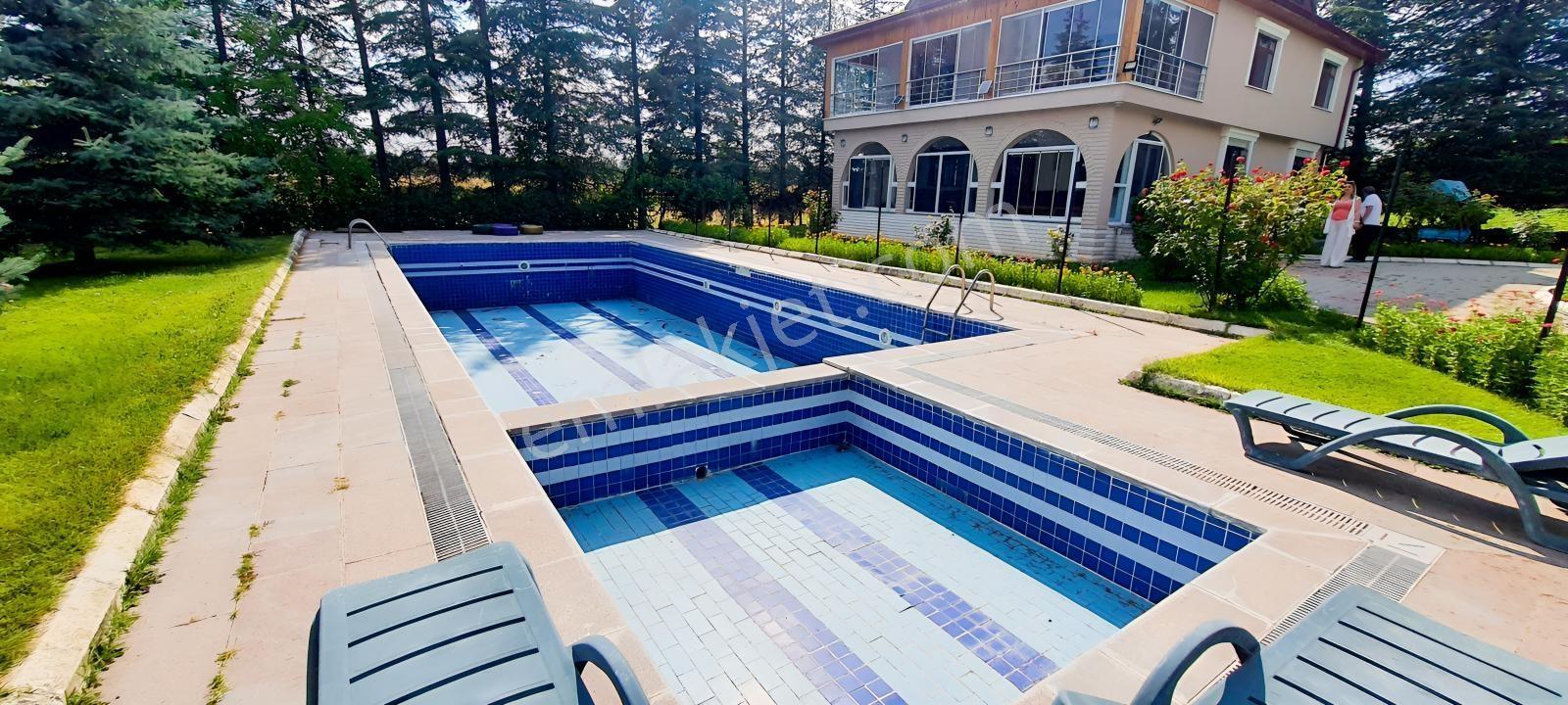 Ceviz Ve Çam Ağaçları Altında Havuzlu Muhteşem 6+2 Villa — fotoğraf 20