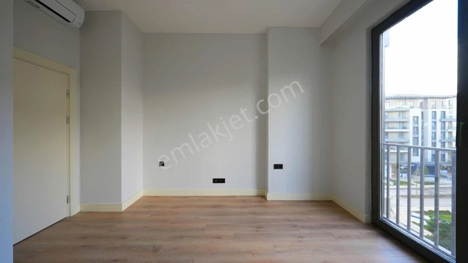 Emlak Konut Çınarköy Evleri 1+1 Cadde Cepheli Satılık Daire — fotoğraf 10
