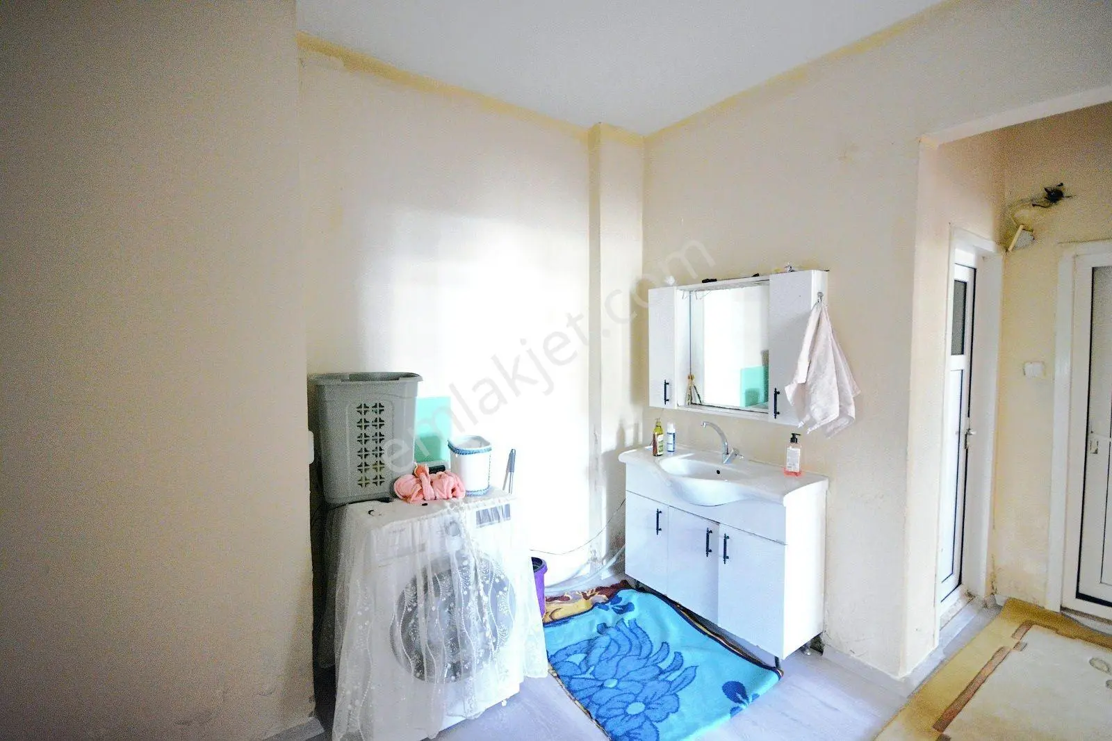Satılık 41 M2 Hisseye Sahip 3+1 Merkezi Konumda Yatırımlık Daire — fotoğraf 12