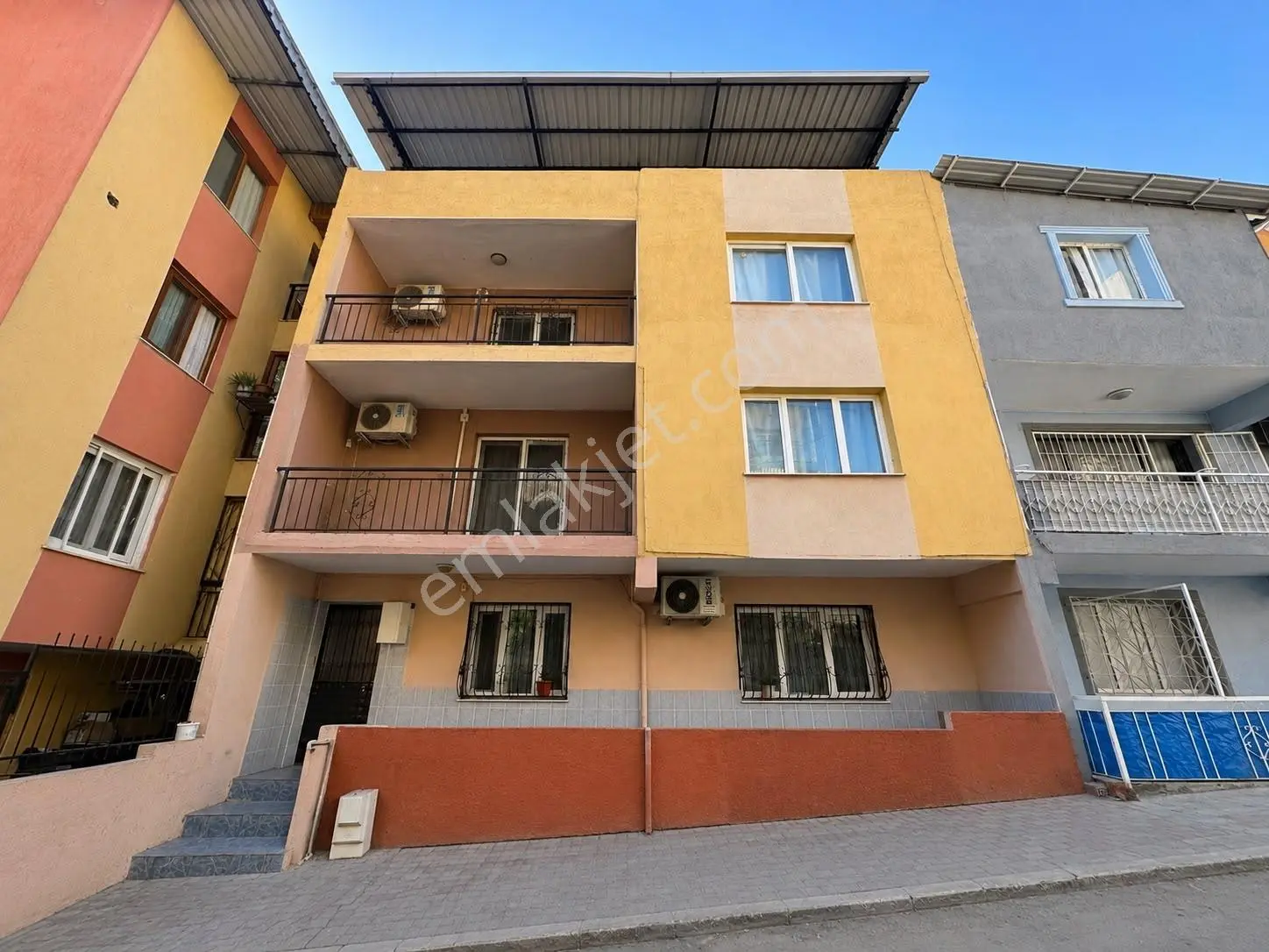 11 Remax Best'ten Bayraklı Yamanlar'da Satılık Komple Bına — fotoğraf 2