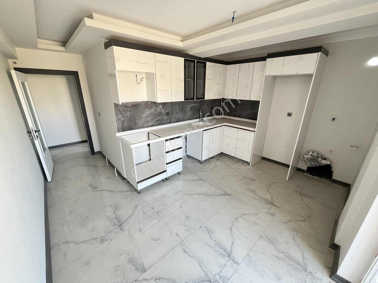 Ful + Ful Yapılı Ara Kat Güney Cephe Merkezi Konumda Daire !!