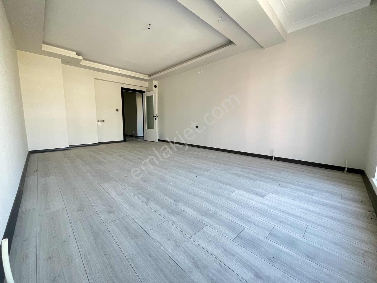 Ful + Ful Yapılı Ara Kat Güney Cephe Merkezi Konumda Daire !! — fotoğraf 2