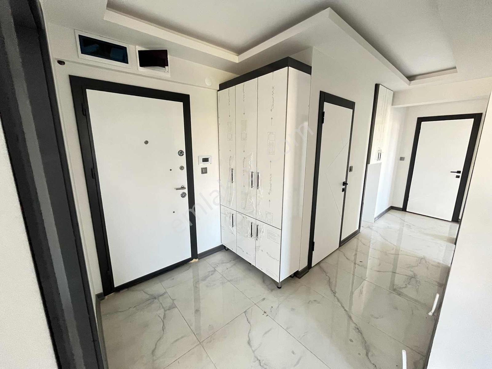 Ful + Ful Yapılı Ara Kat Güney Cephe Merkezi Konumda Daire !! — fotoğraf 23