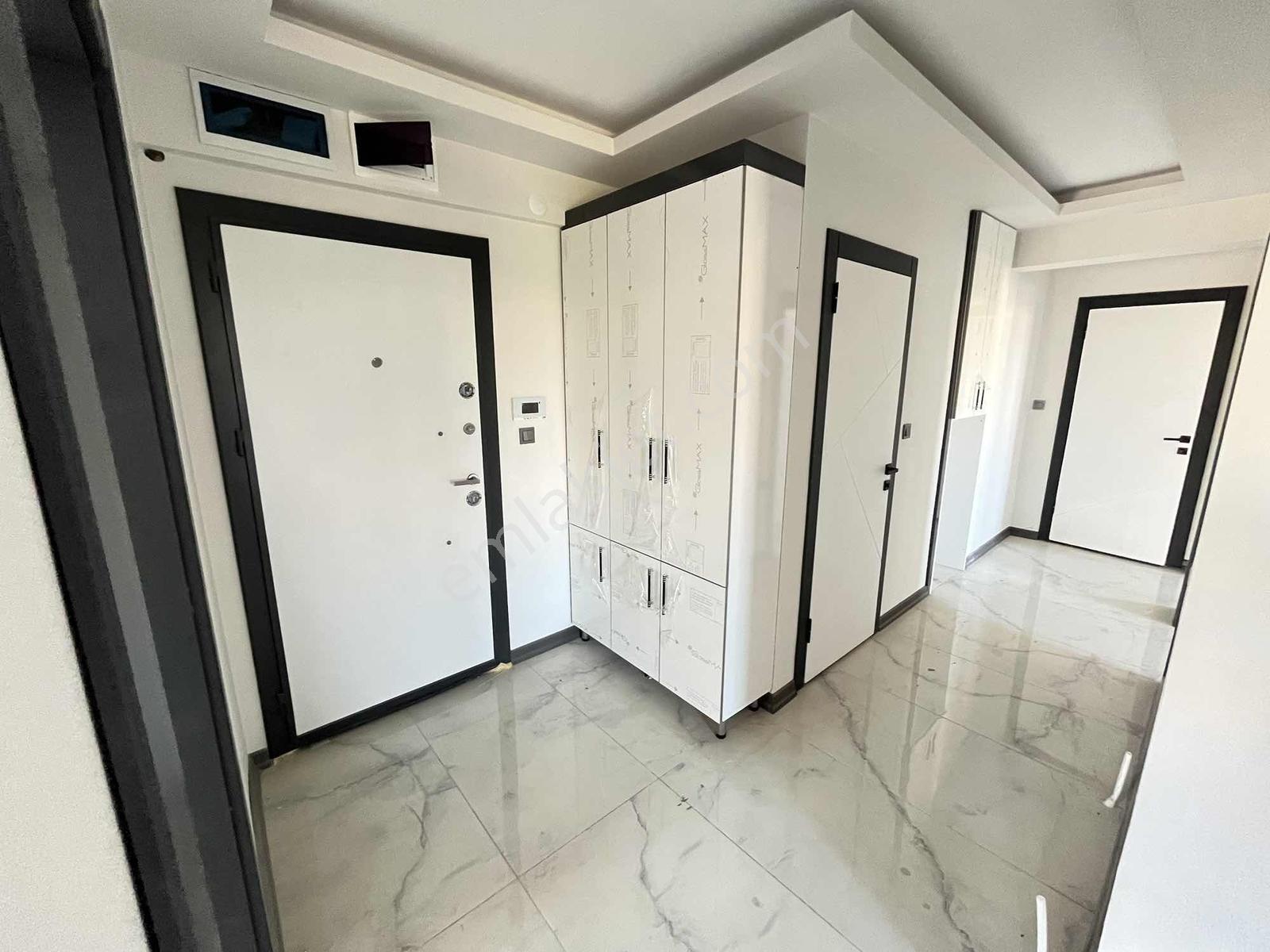 Ful + Ful Yapılı Ara Kat Güney Cephe Merkezi Konumda Daire !! — fotoğraf 24