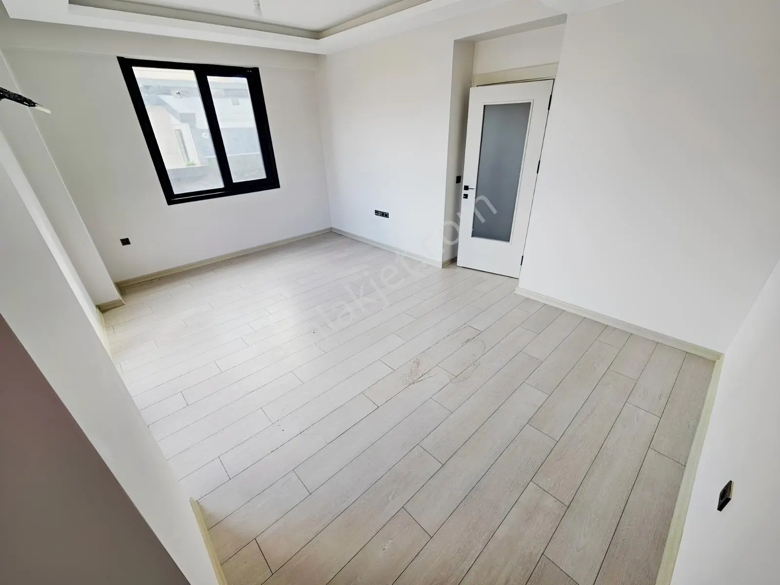 Şerifali'de Harika Konumda Kat Mülkiyetli Sıfır 2+1 — fotoğraf 11