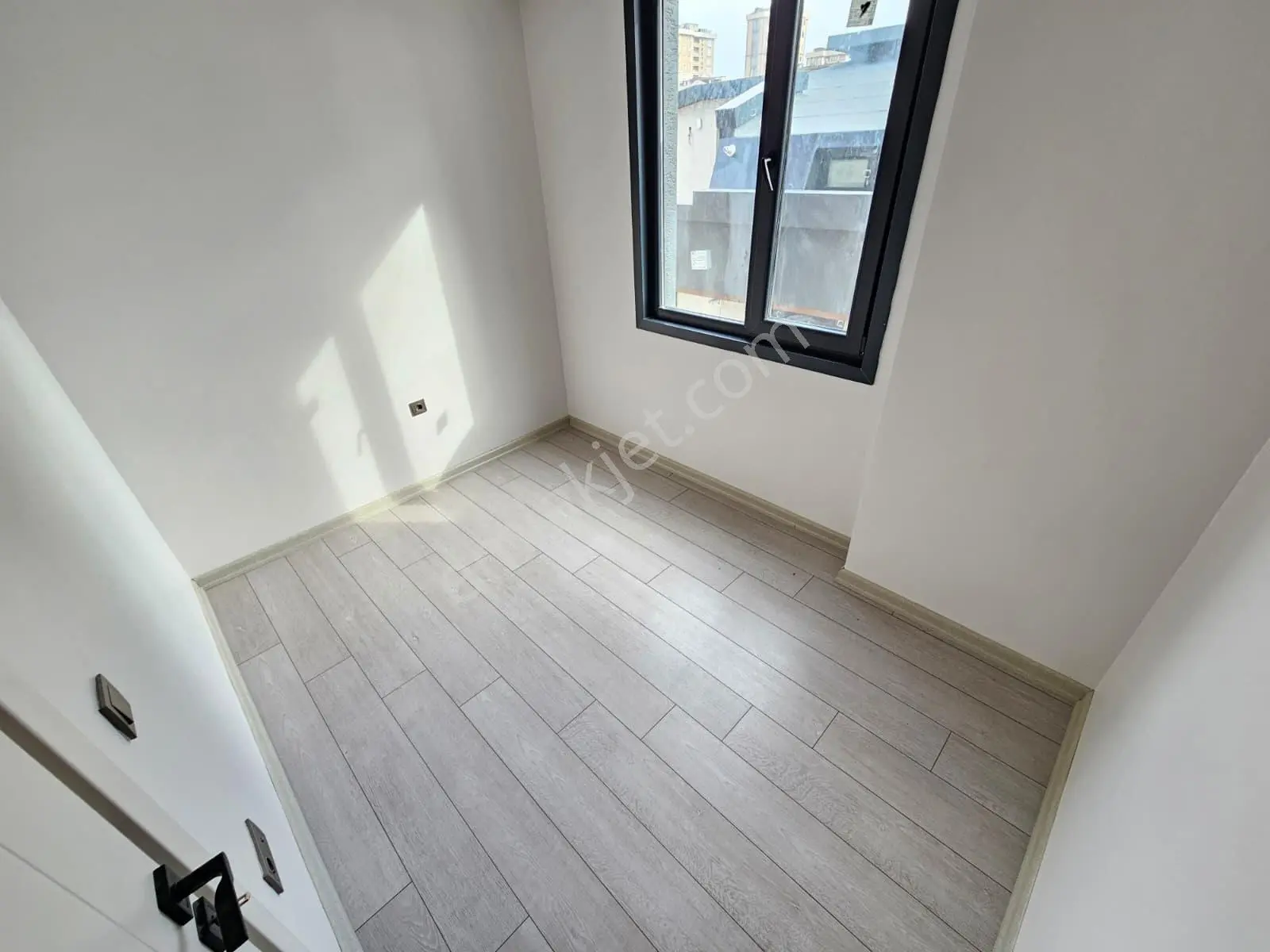 Şerifali'de Harika Konumda Kat Mülkiyetli Sıfır 2+1 — fotoğraf 13