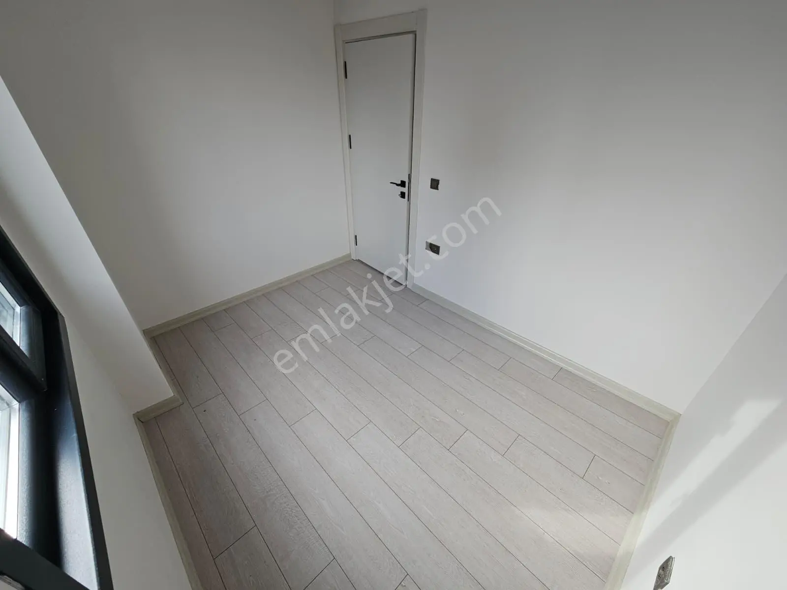 Şerifali'de Harika Konumda Kat Mülkiyetli Sıfır 2+1 — fotoğraf 16