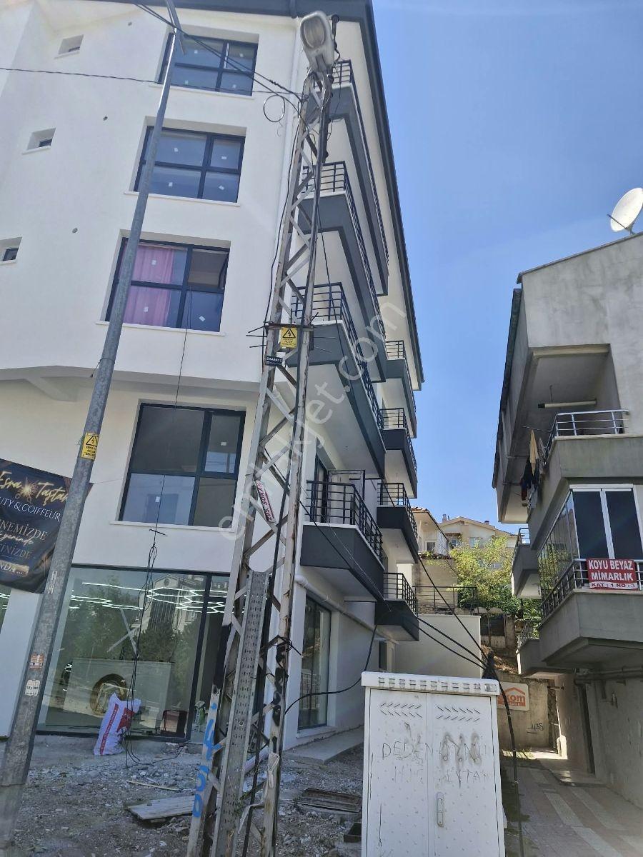 Realty Gate'Ten Tıp Fakültesi Caddesinde 1+1 Ofis Ve Daireler