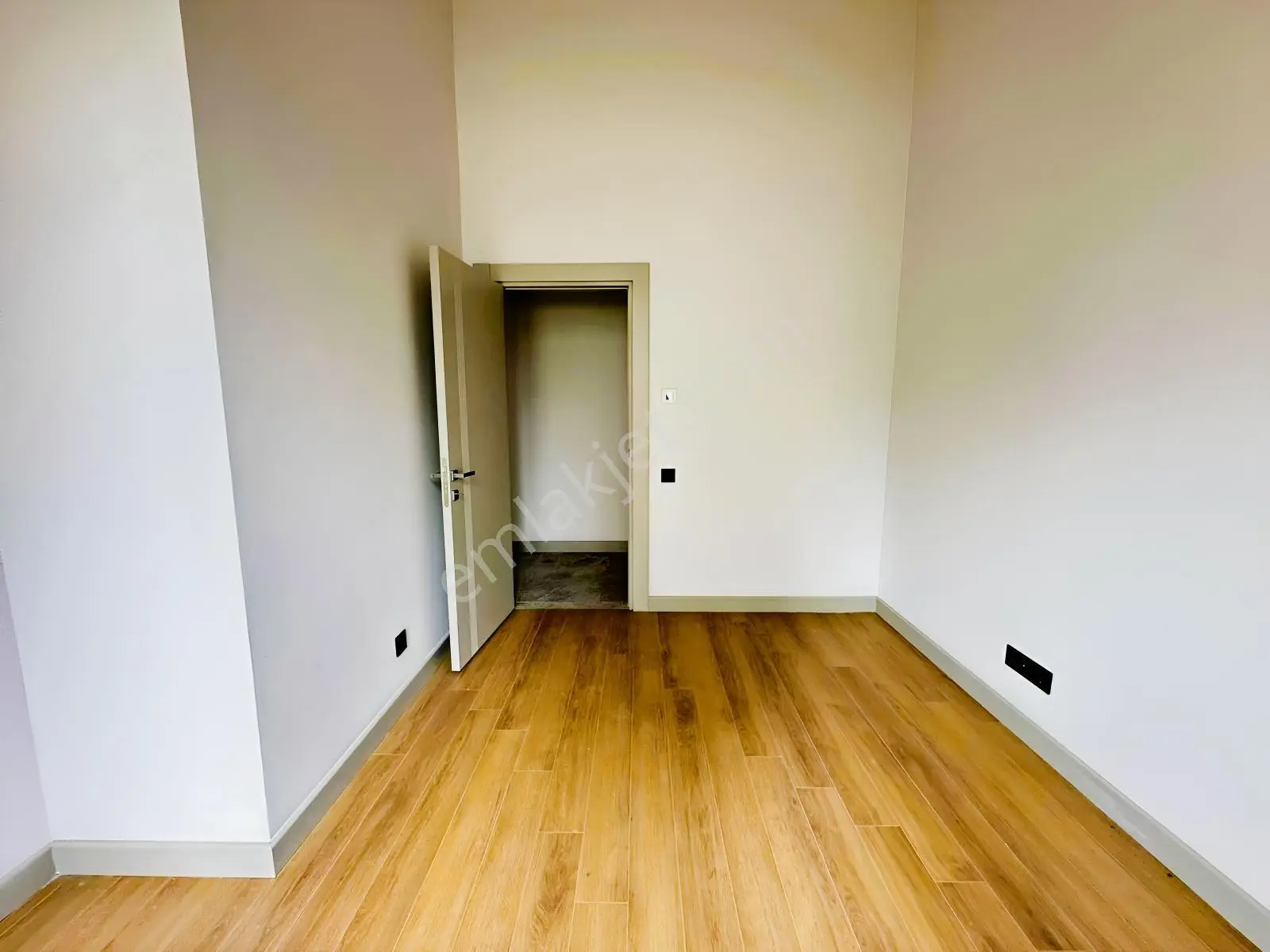 Çınarköy Evleri / Büyük Tip / Yüksek Tavan / 3+1 Bahçe Katı / — fotoğraf 13