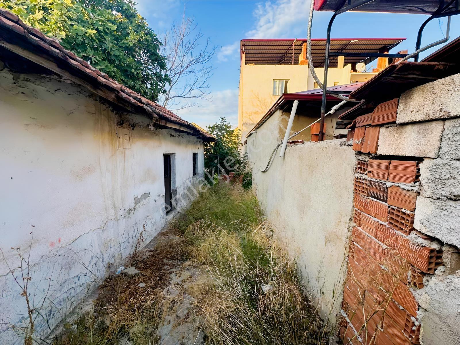 Alaşehir Beşeylül Mahallesinde 3 Kat İmarlı, Yatırımlık Arsa! — fotoğraf 5