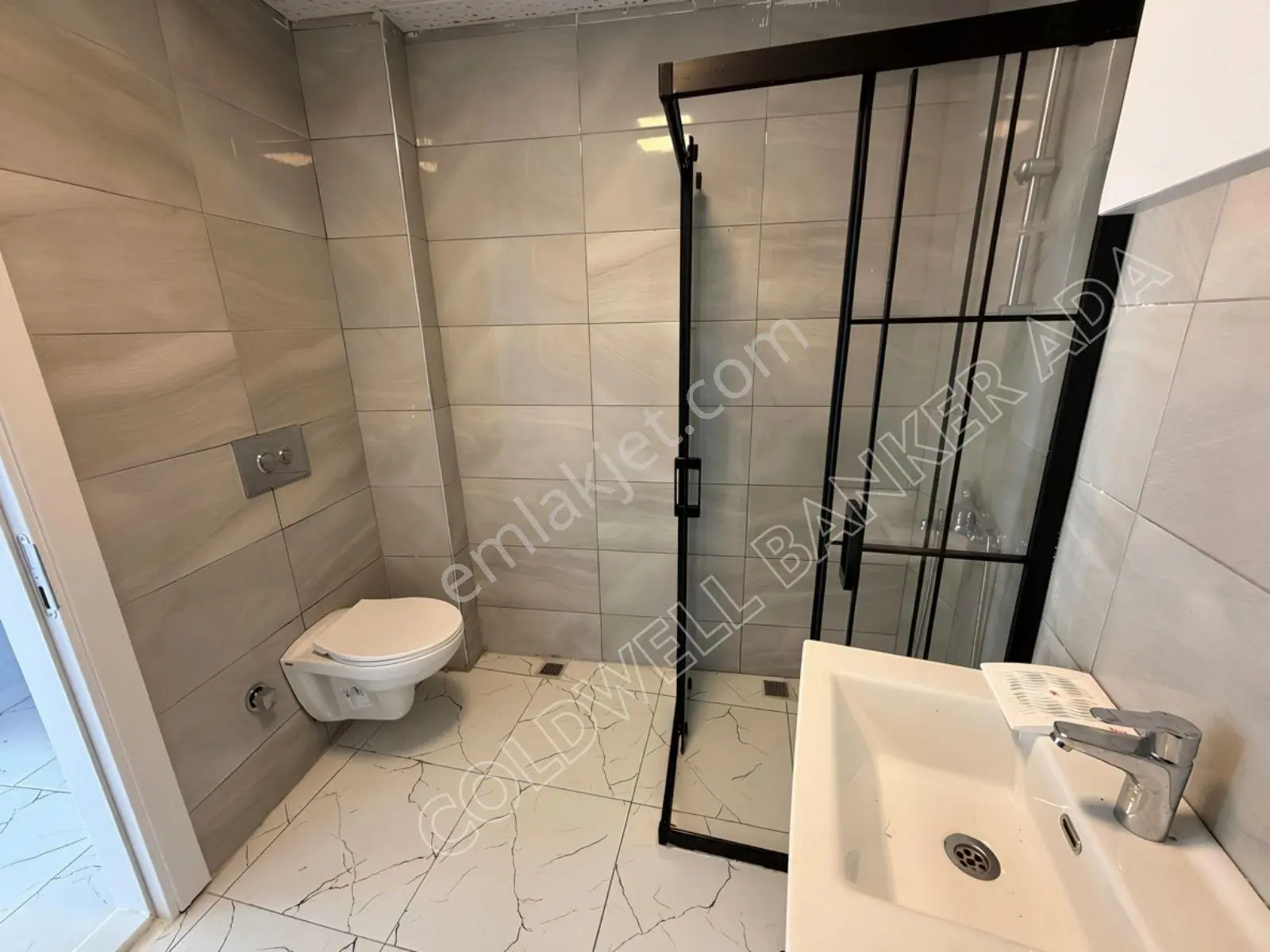 Kuşadası Sahile Yürüme Mesafesinde Satılık 1+1 Daire — fotoğraf 8