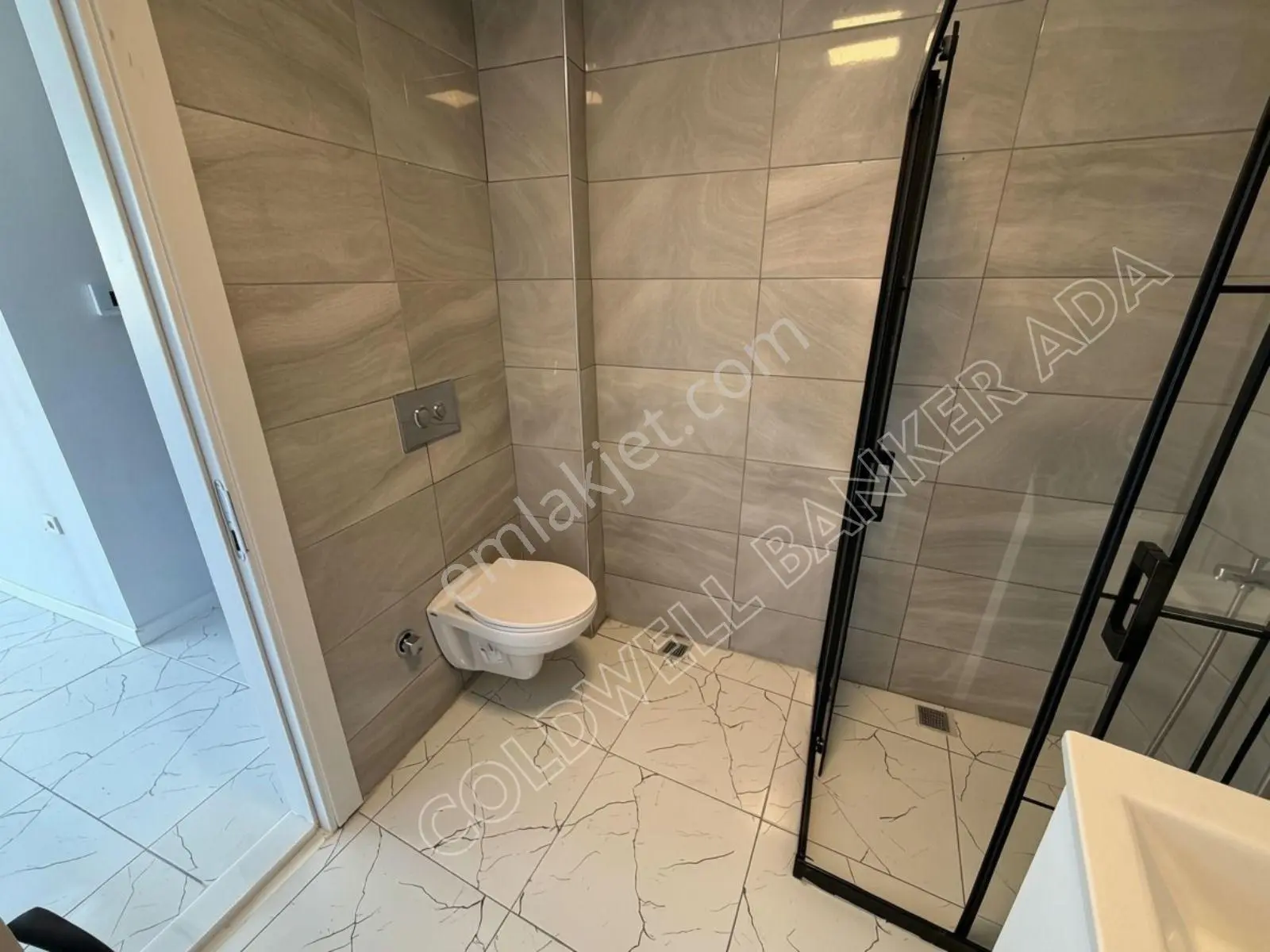 Kuşadası Sahile Yürüme Mesafesinde Satılık 1+1 Daire — fotoğraf 9