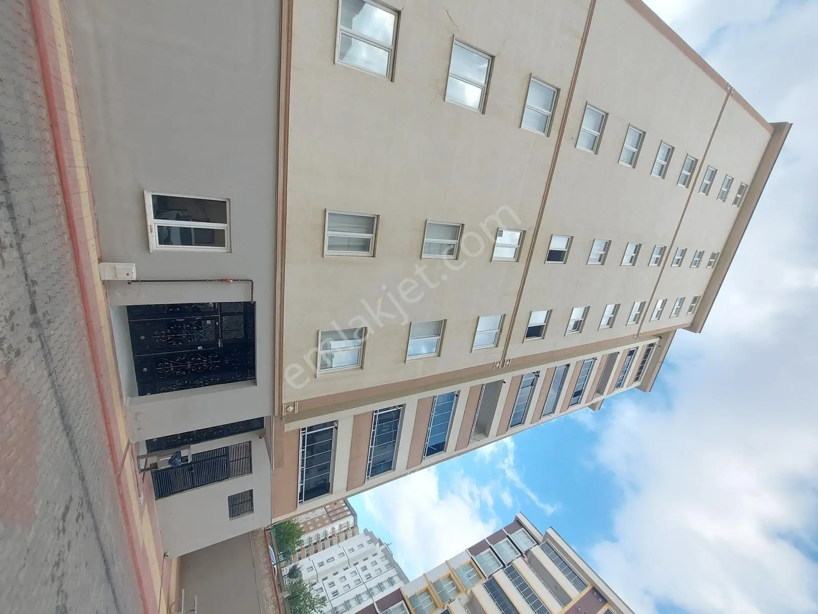 Yeni Rota'dan Yüksek Kat Geniş Satılık 3+1 Daire — fotoğraf 26