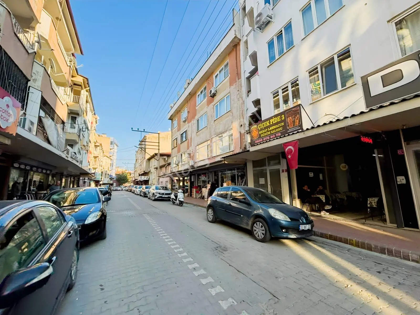 Edremitin Merkezinde Satılık 2+1 Daire — fotoğraf 2