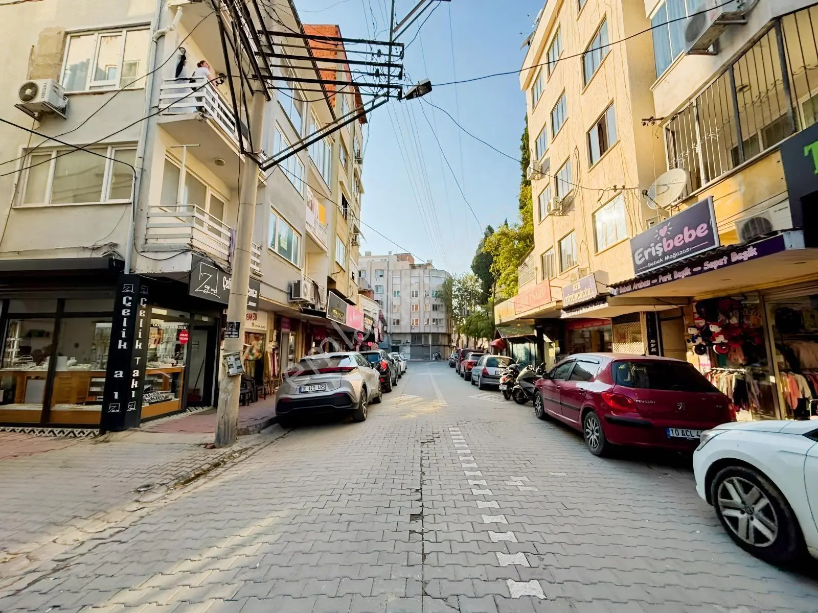 Edremitin Merkezinde Satılık 2+1 Daire — fotoğraf 6