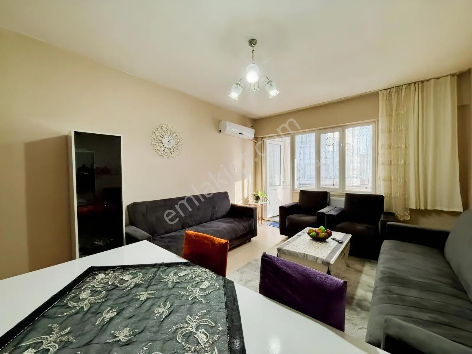Edremitin Merkezinde Satılık 2+1 Daire — fotoğraf 7