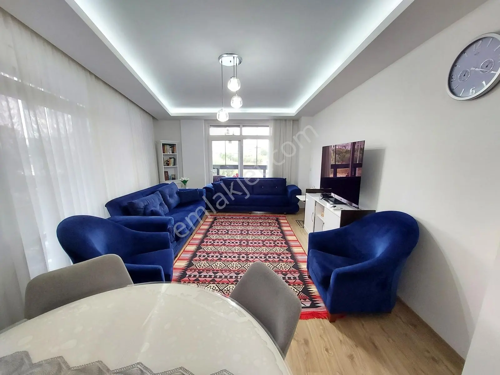 Sarılar Merkezde Dükkan Üstü 3+1 Masrafsız Geniş Daire — fotoğraf 2