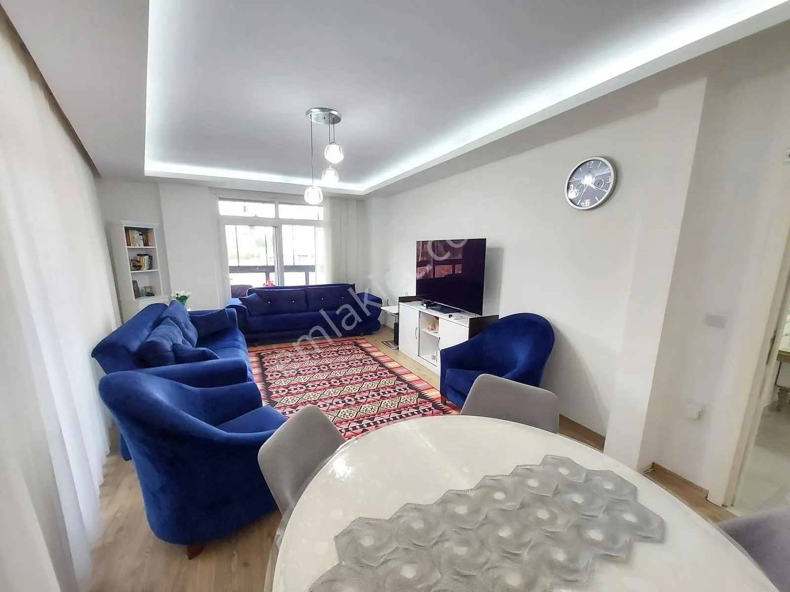 Sarılar Merkezde Dükkan Üstü 3+1 Masrafsız Geniş Daire — fotoğraf 3