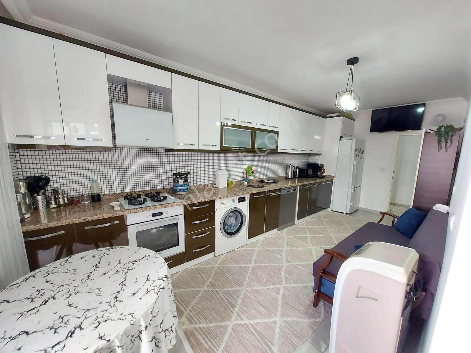 Sarılar Merkezde Dükkan Üstü 3+1 Masrafsız Geniş Daire — fotoğraf 10