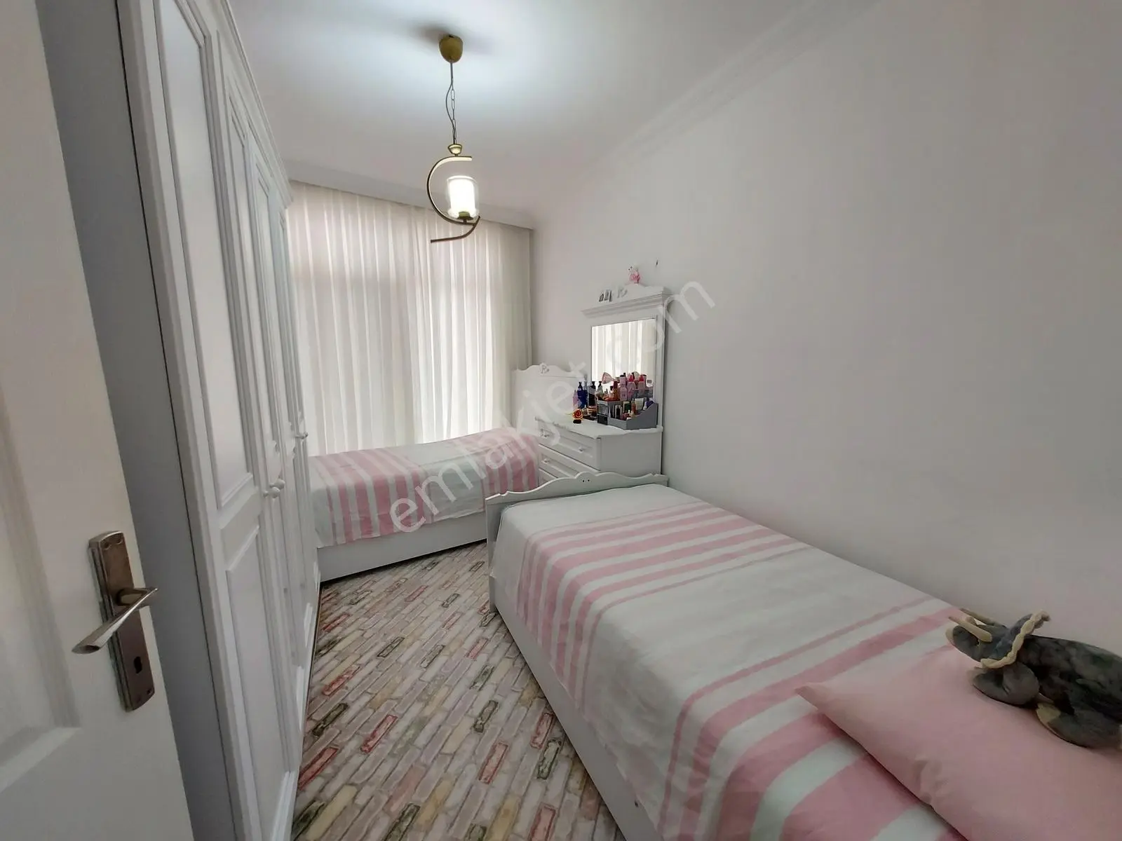 Sarılar Merkezde Dükkan Üstü 3+1 Masrafsız Geniş Daire — fotoğraf 11