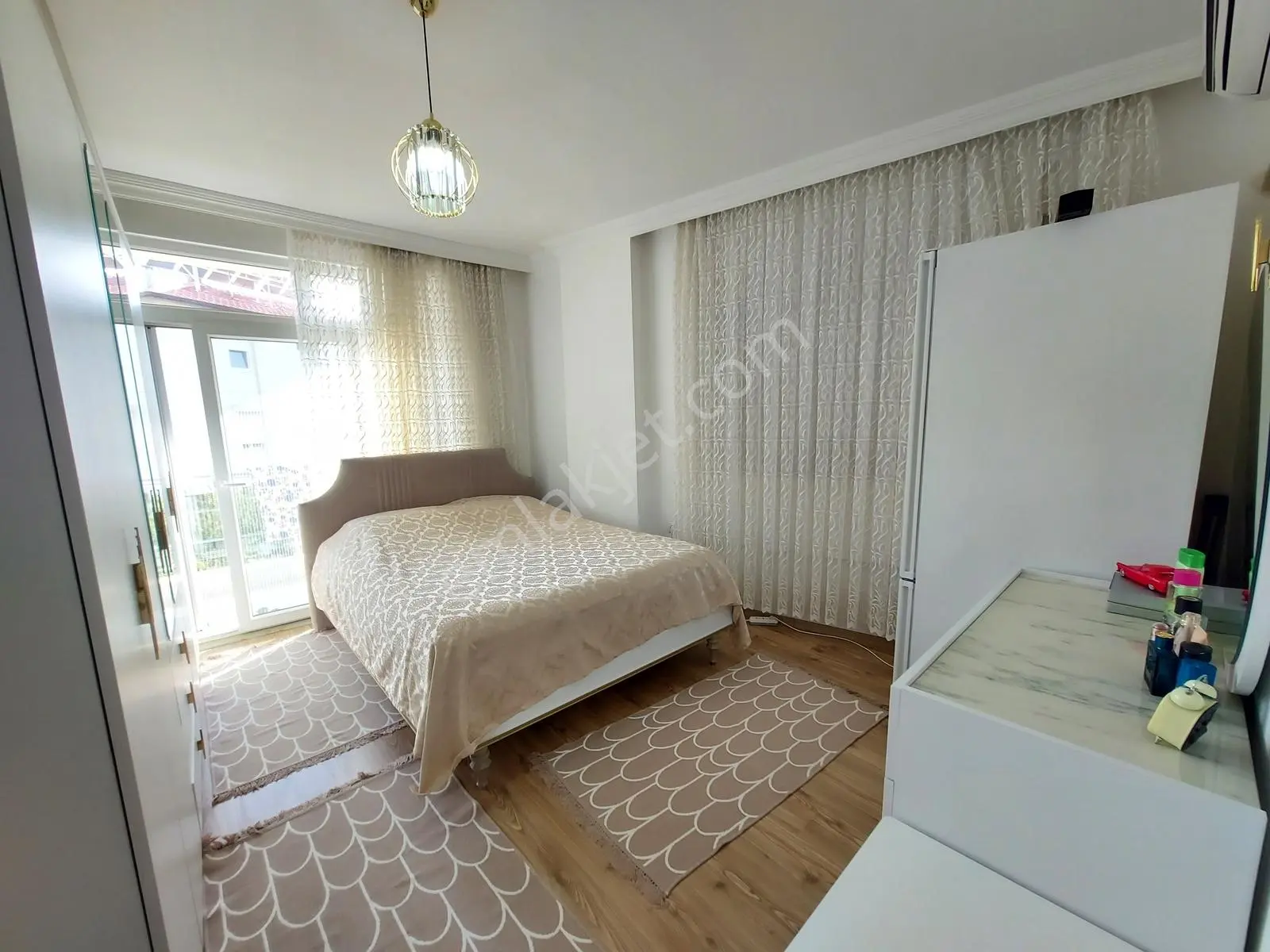 Sarılar Merkezde Dükkan Üstü 3+1 Masrafsız Geniş Daire — fotoğraf 16